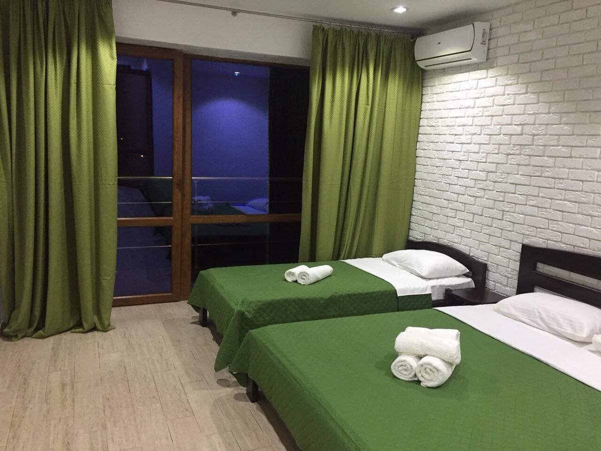 Золотий Лев Hotel Затока Екстериор снимка