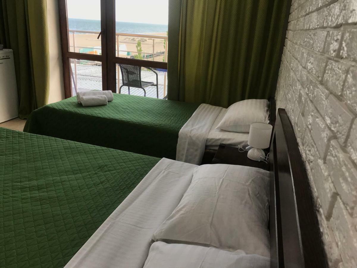 Золотий Лев Hotel Затока Екстериор снимка