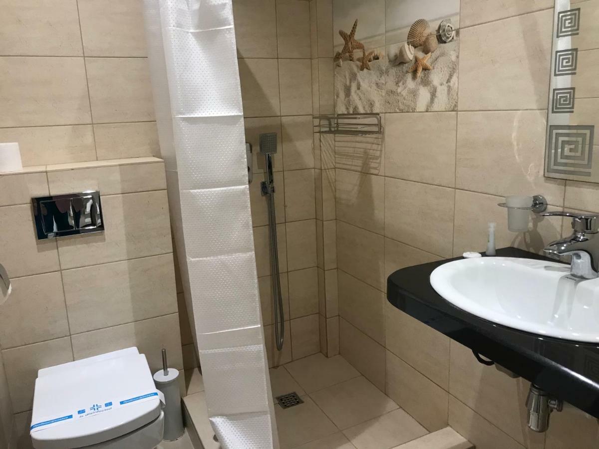Золотий Лев Hotel Затока Екстериор снимка