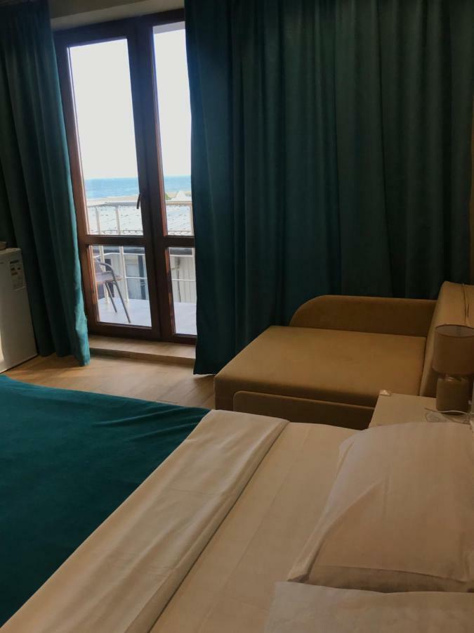 Золотий Лев Hotel Затока Екстериор снимка