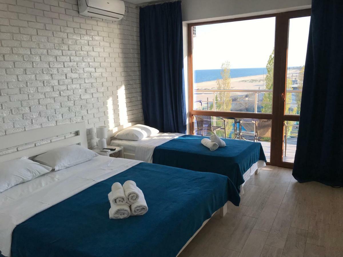 Золотий Лев Hotel Затока Екстериор снимка