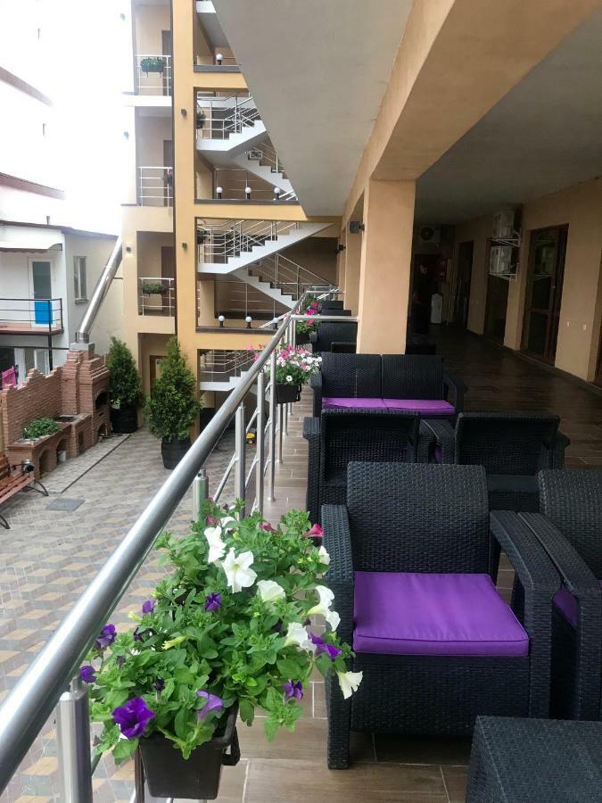 Золотий Лев Hotel Затока Екстериор снимка