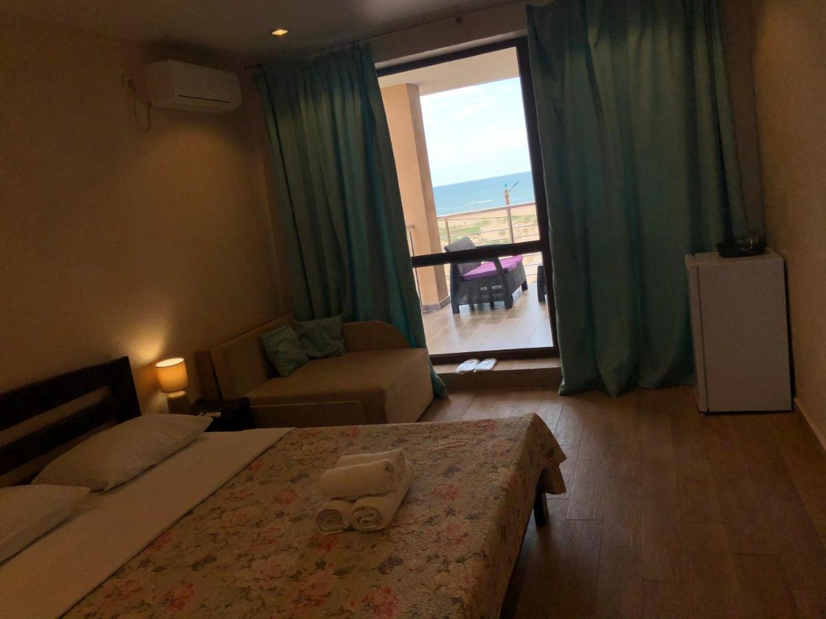 Золотий Лев Hotel Затока Екстериор снимка
